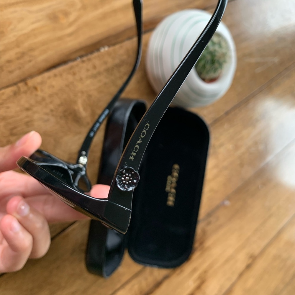 Coach women sunglasses - Picture 4 of 8